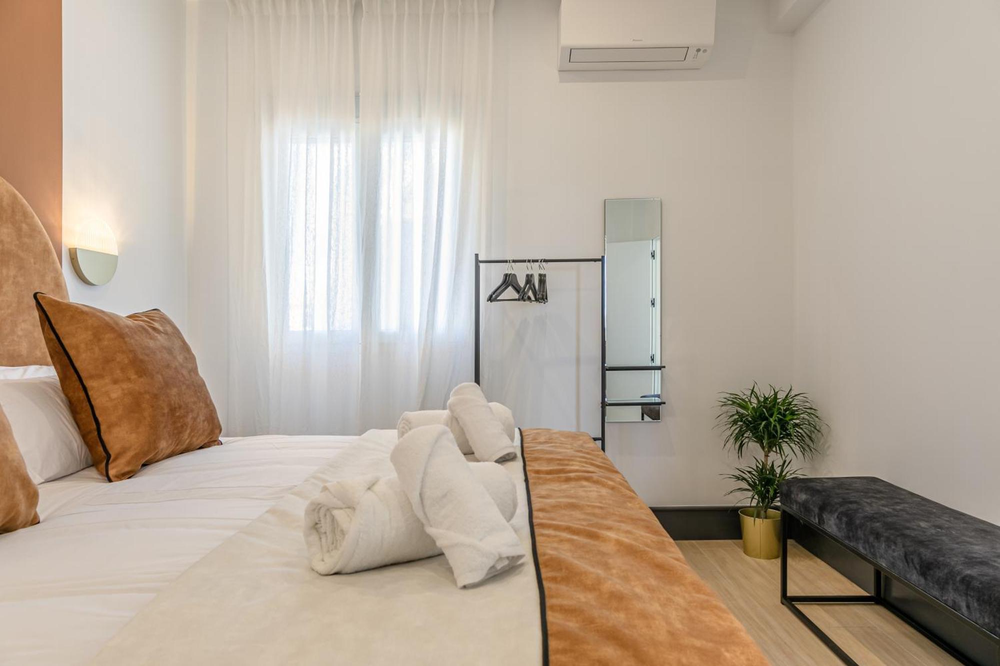 Isg Apartments Catedral Севилья Экстерьер фото