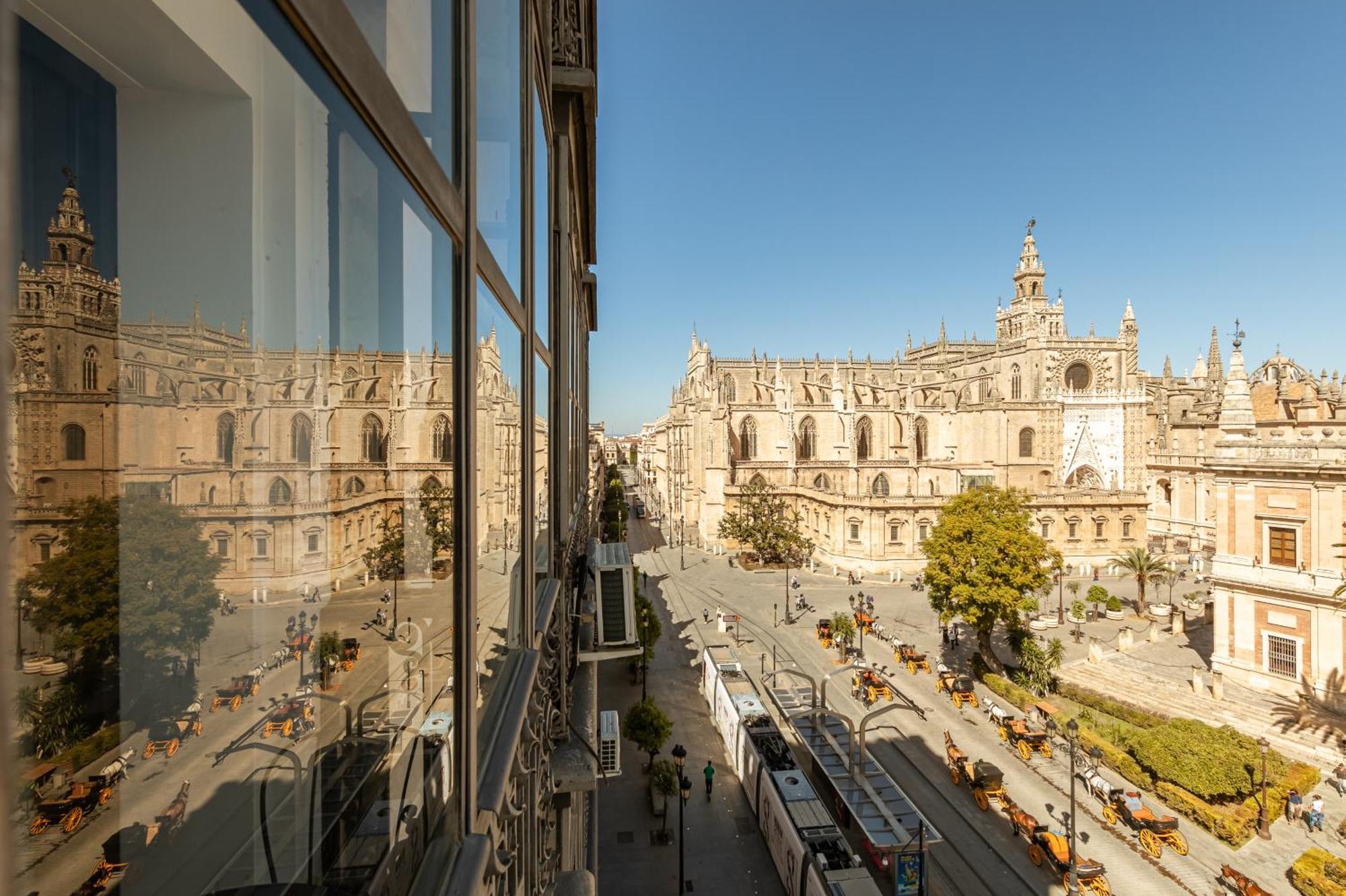 Isg Apartments Catedral Севилья Экстерьер фото